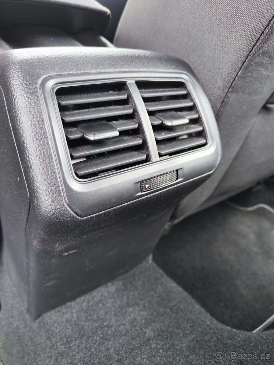 Volkswagen GOLF - 17