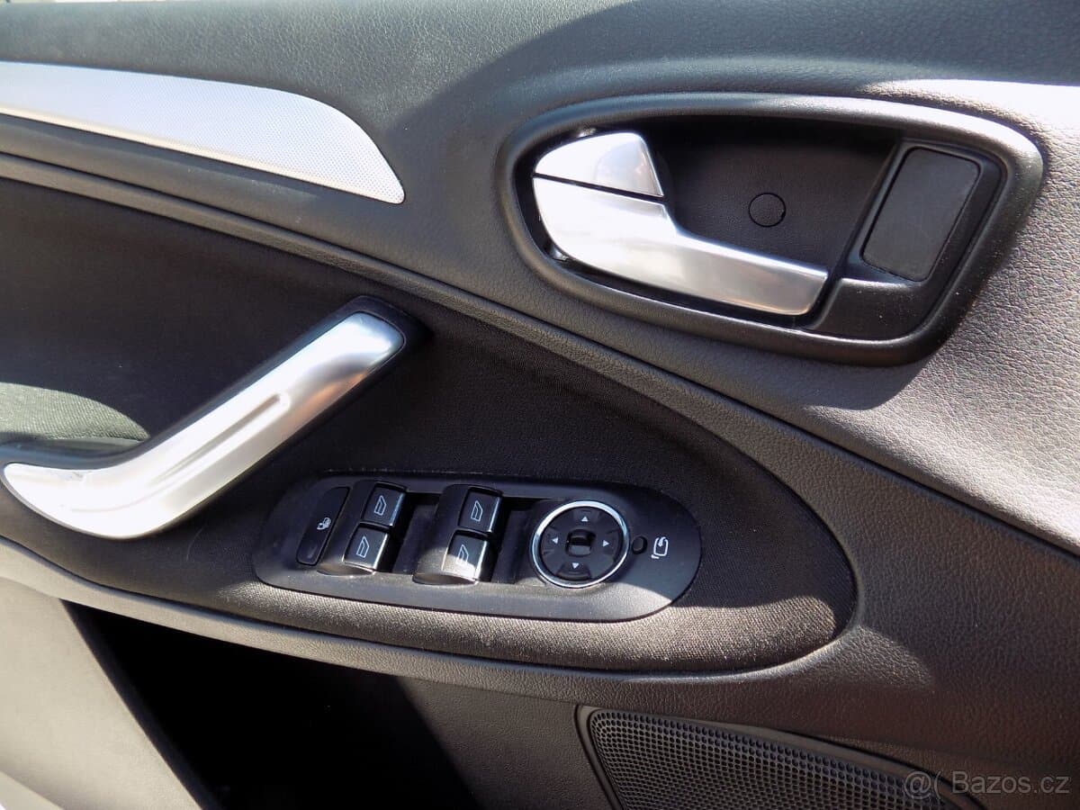2014 Ford S-MAX - 17