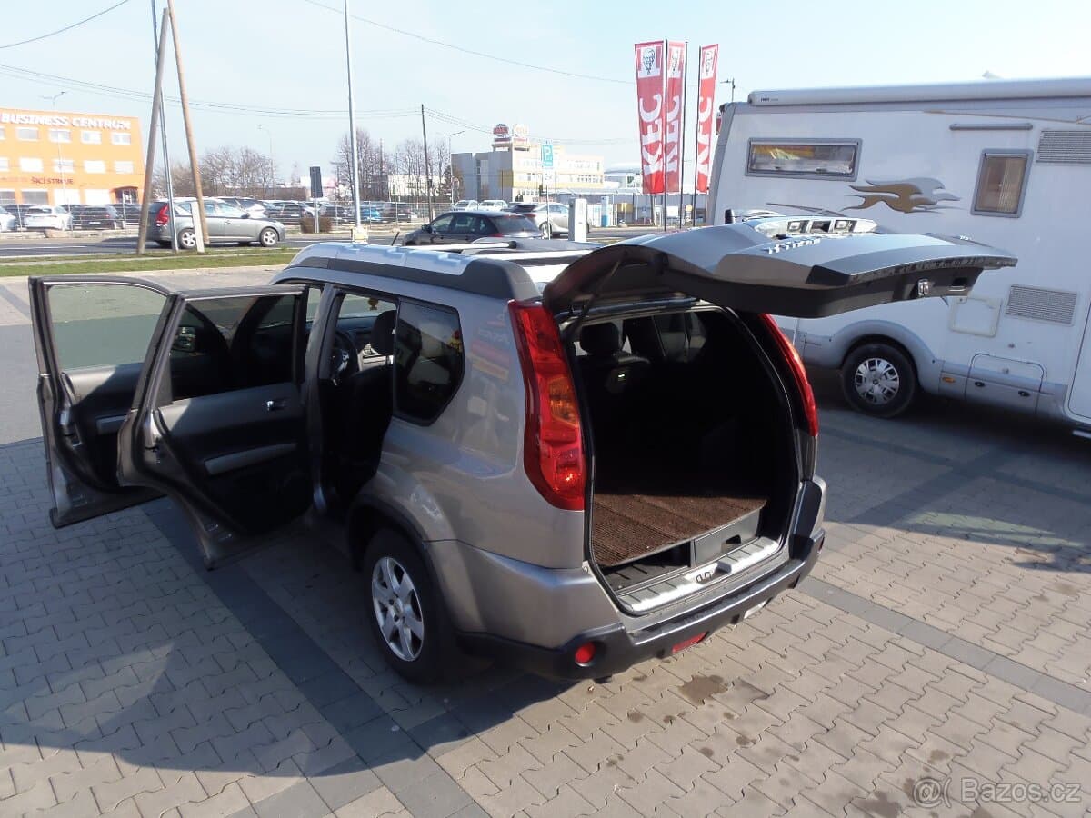 2010 Nissan X-TRAIL - 17