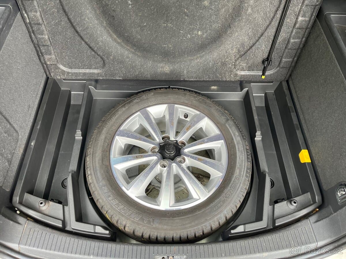 2011 Volkswagen TOURAN - 17