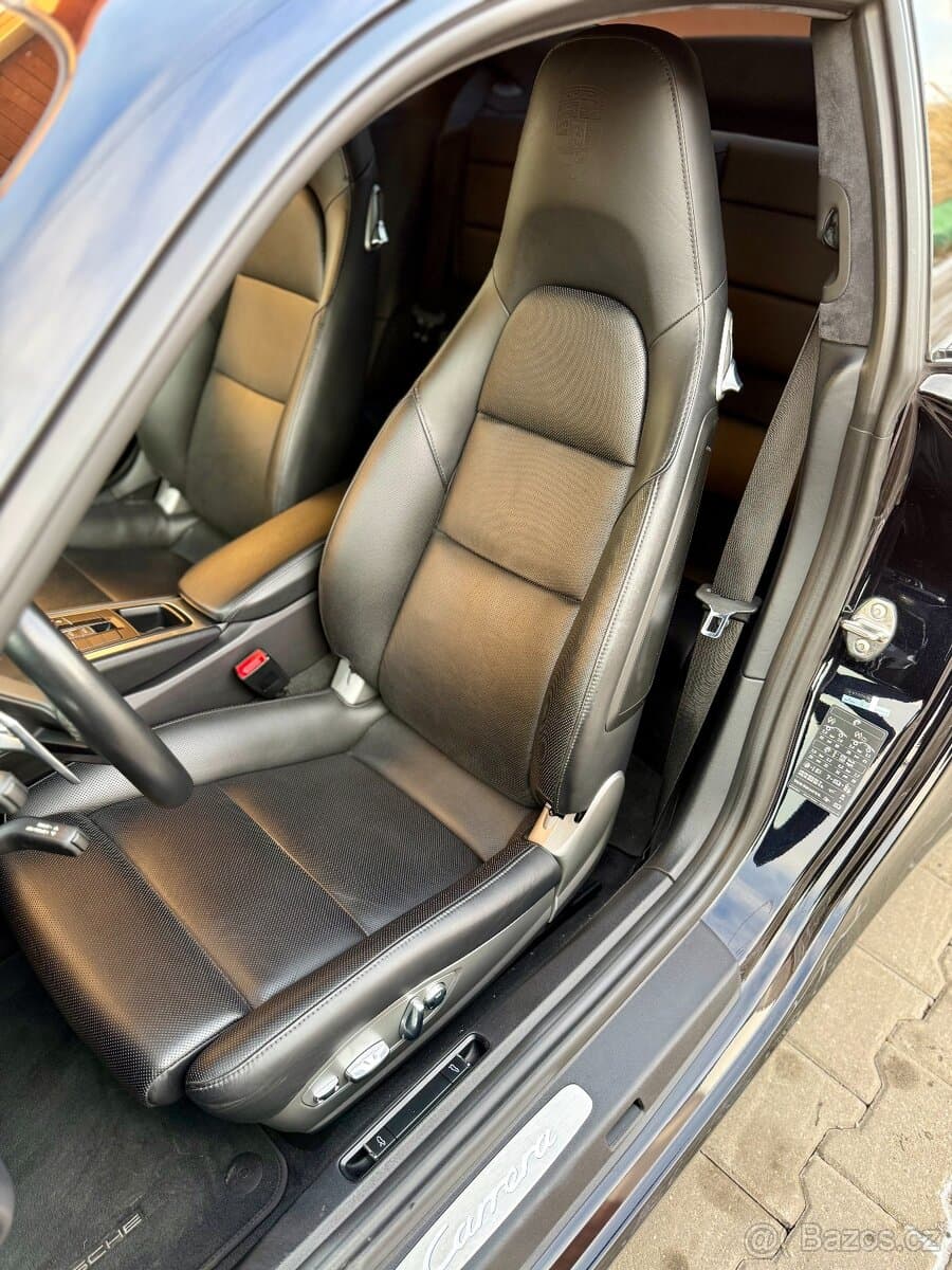 2018 Porsche 911 - 17