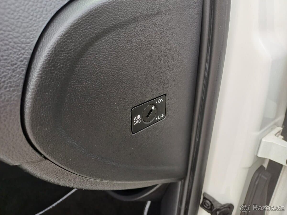 2012 Volkswagen UP! - 17