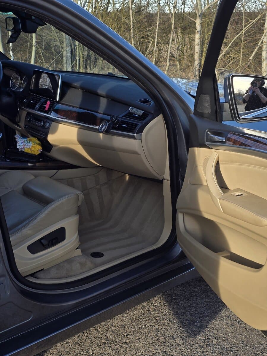 2010 BMW X5 - 17