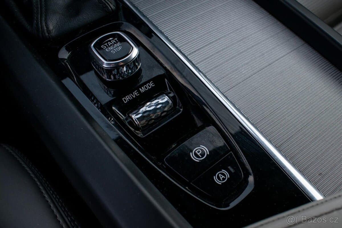 2018 Volvo V60 - 17