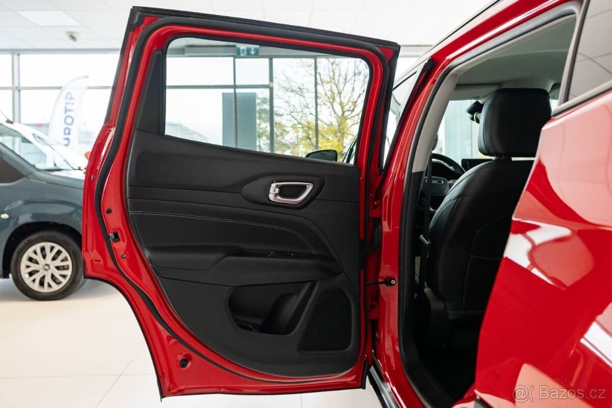 2023 Jeep COMPASS - 17