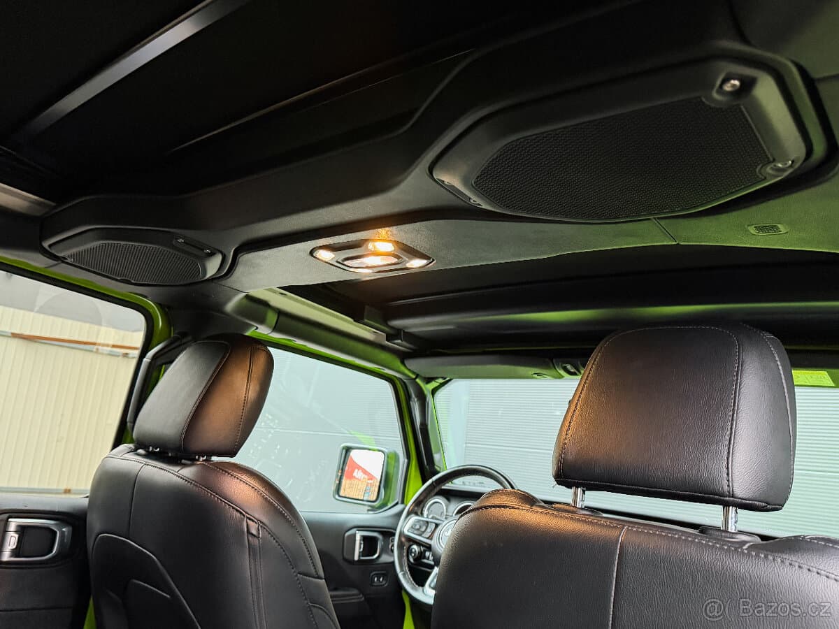 2021 Jeep WRANGLER - 17