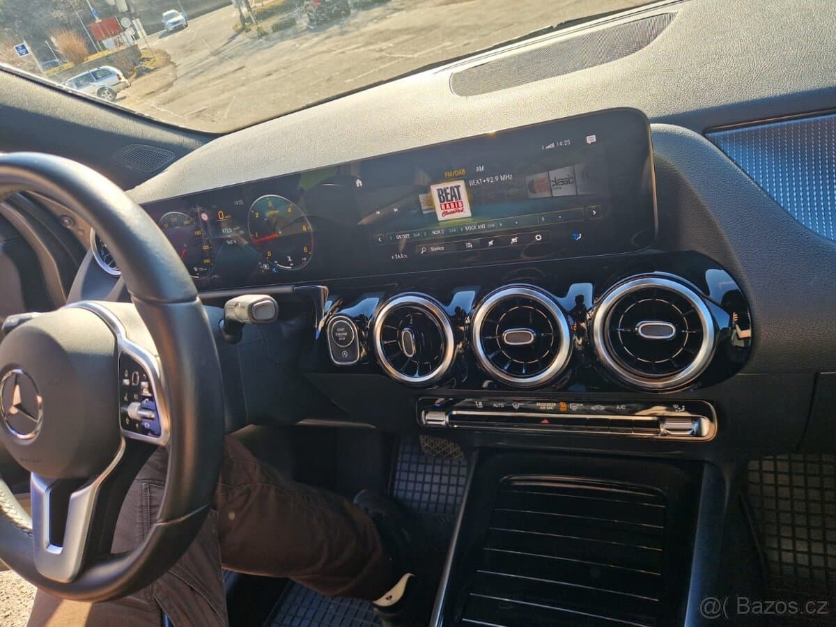 2022 Mercedes-Benz GLA - 17