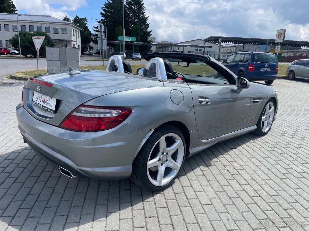 2011 Mercedes-Benz SL - 17