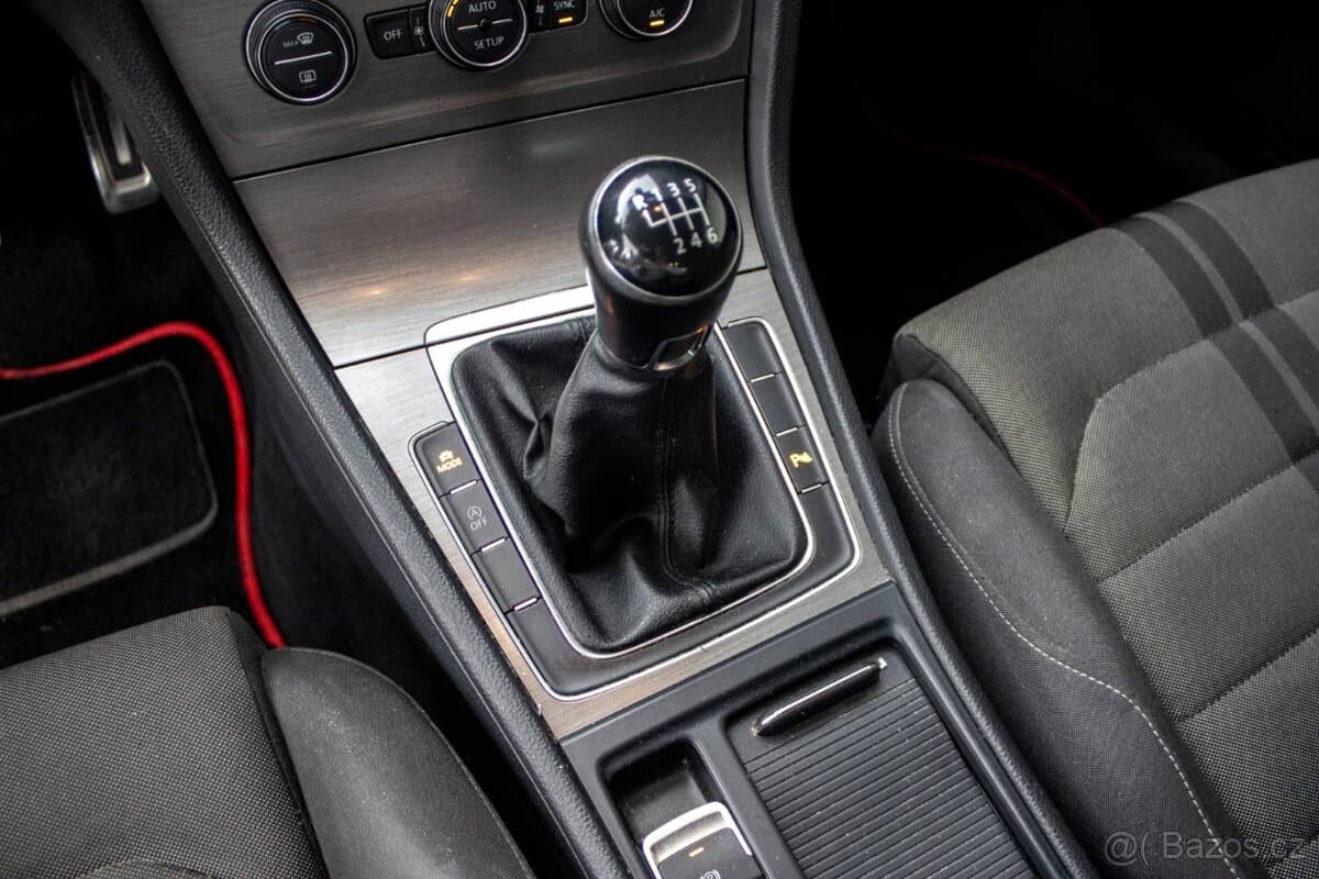 2013 Volkswagen GOLF - 17