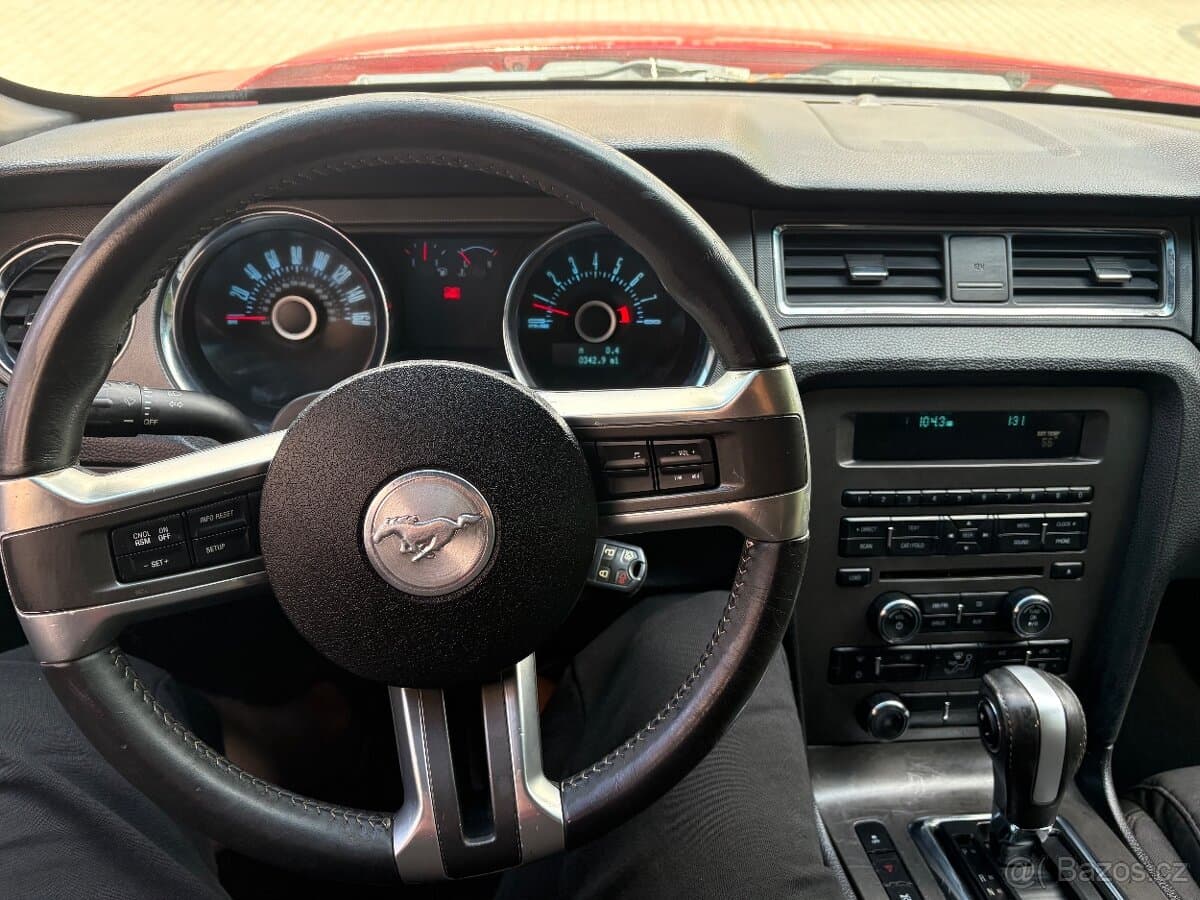 2013 Ford MUSTANG - 17