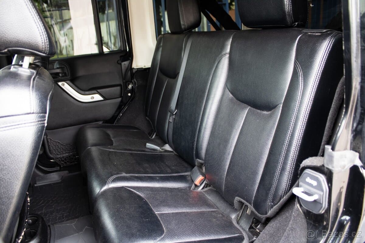 2013 Jeep WRANGLER - 17