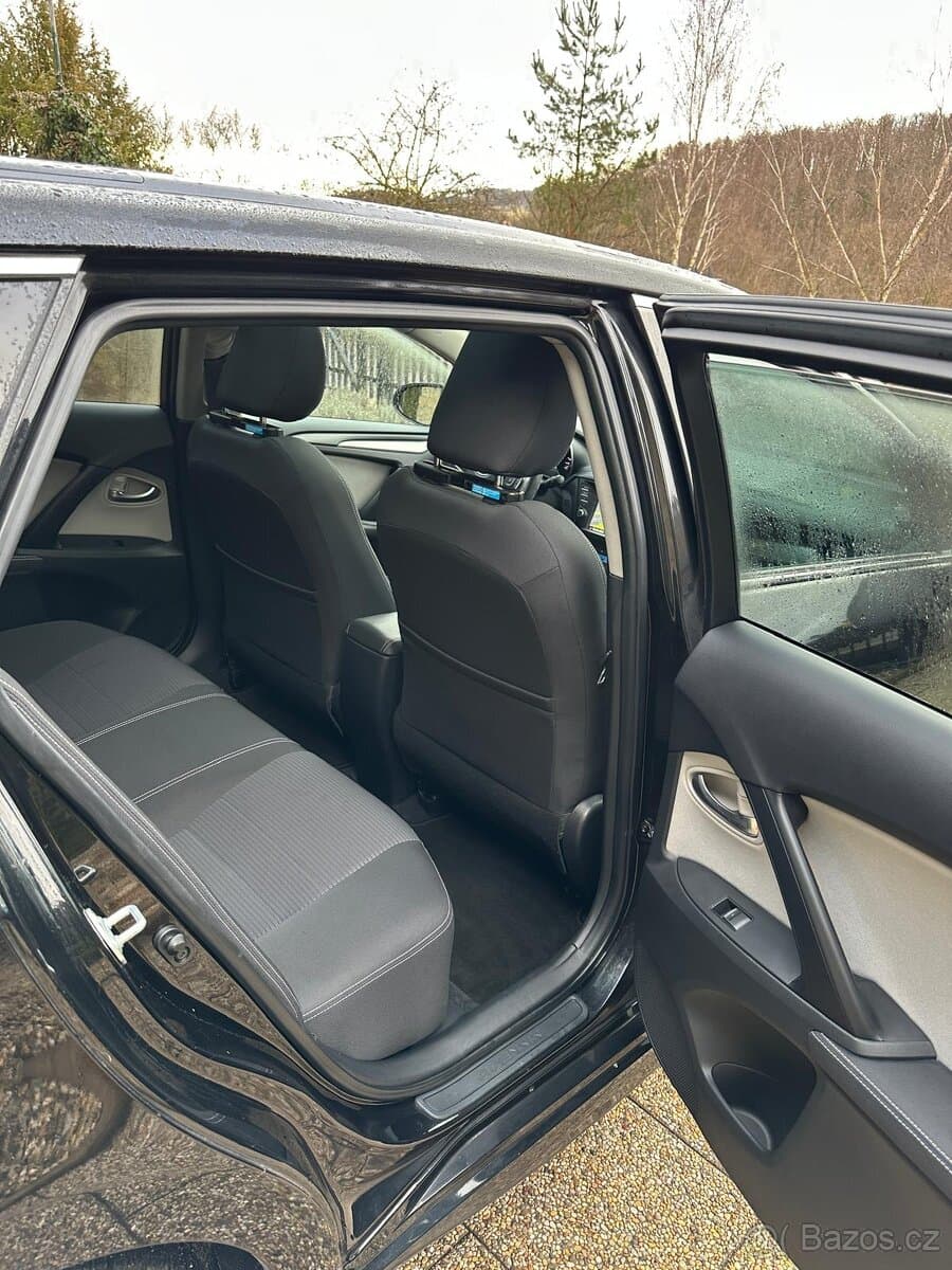 2015 Toyota AVENSIS - 17