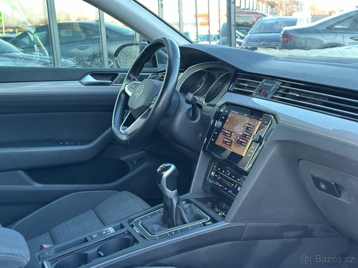 2021 Volkswagen PASSAT - 17