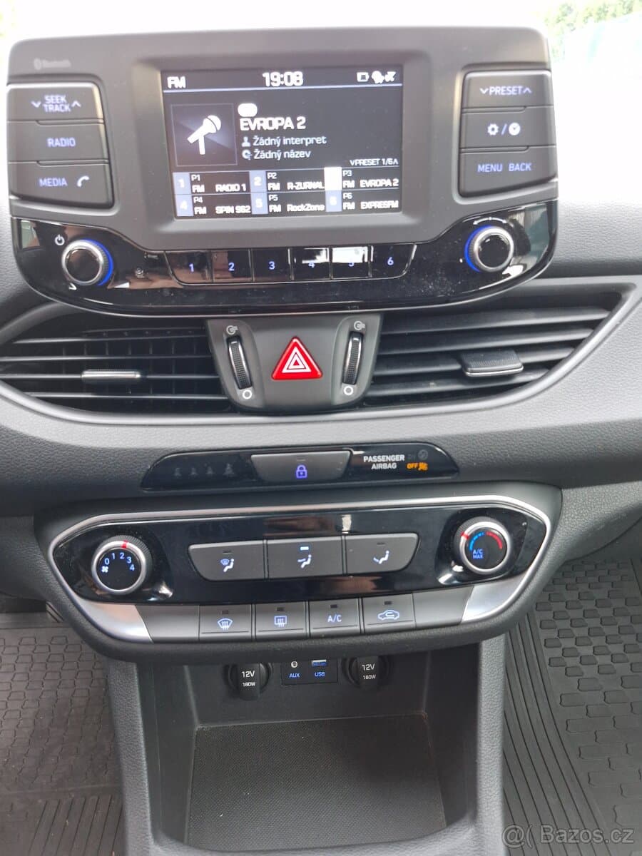 2017 Hyundai i30 - 17