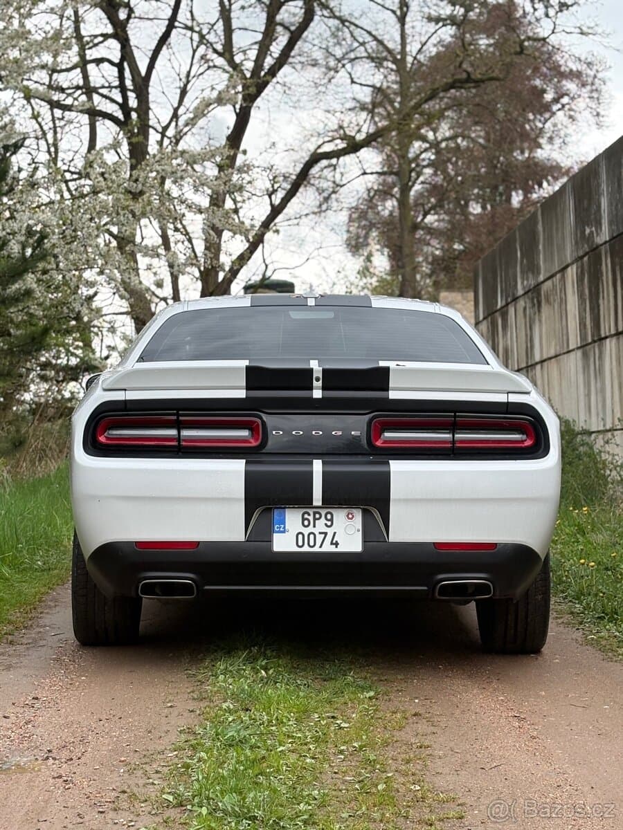 2018 Dodge CHALLENGER - 17