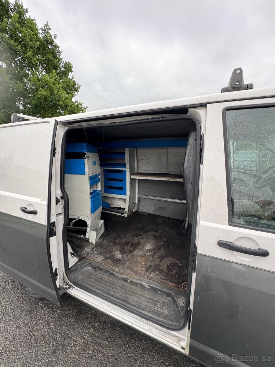 2011 Volkswagen TRANSPORTER - 17