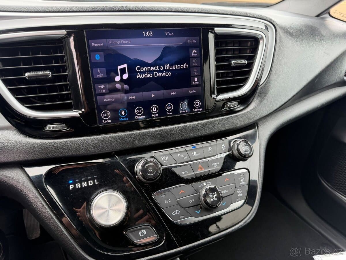 2019 Chrysler PACIFICA - 17