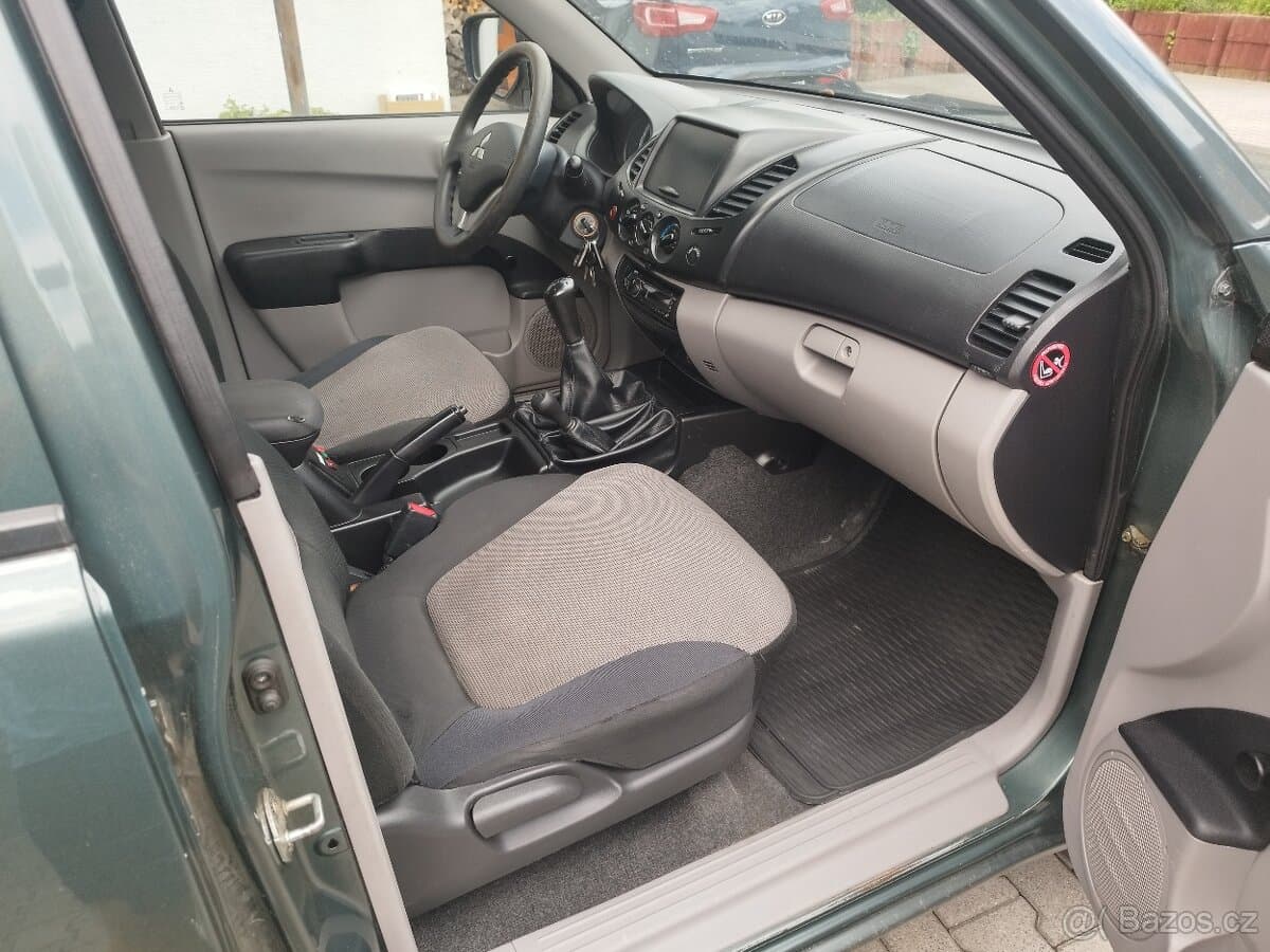 2014 Mitsubishi L200 - 17