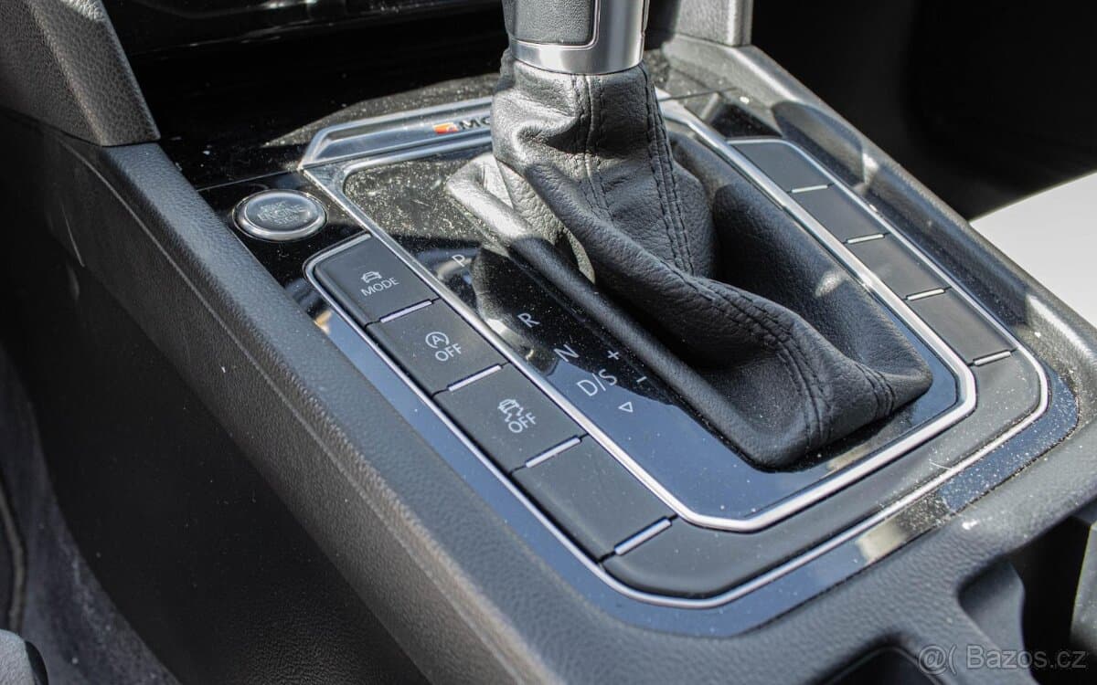 2016 Volkswagen PASSAT - 17