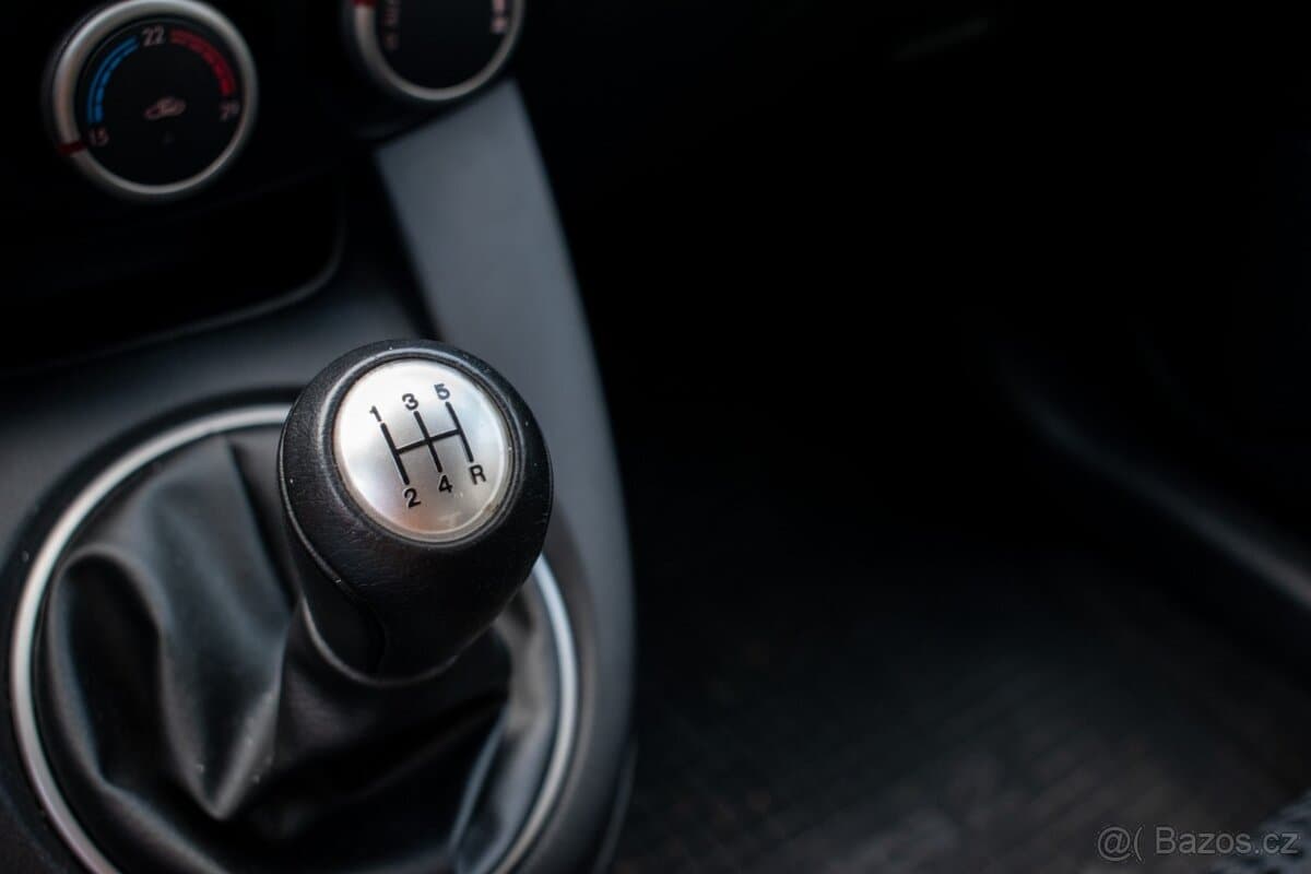 Mazda 2 - 17