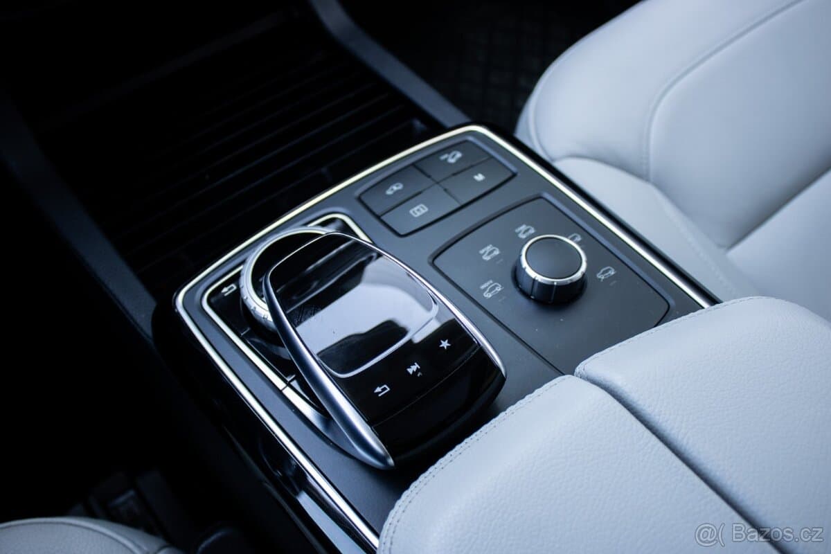 2017 Mercedes-Benz GL - 17