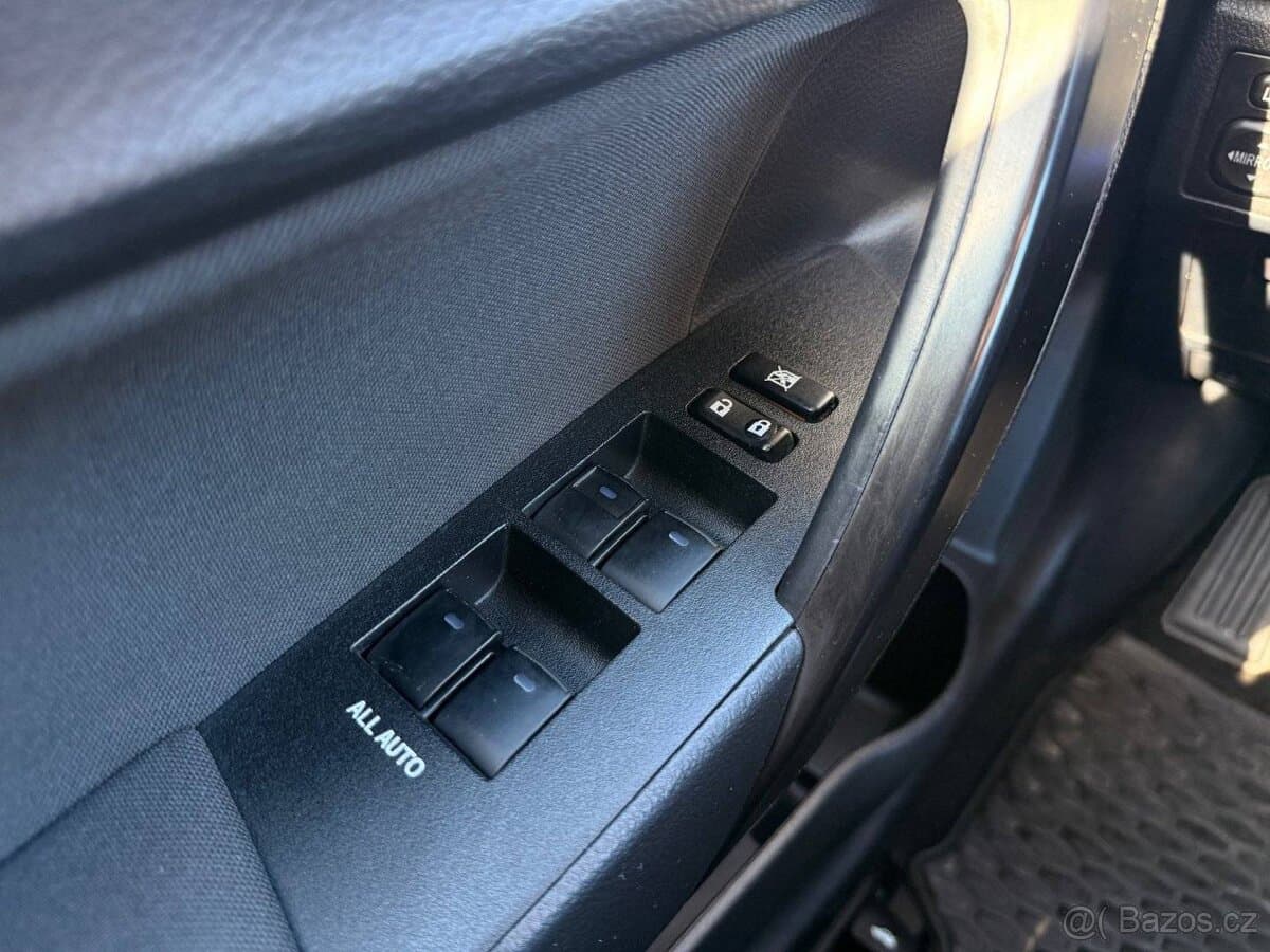 2018 Toyota COROLLA - 17