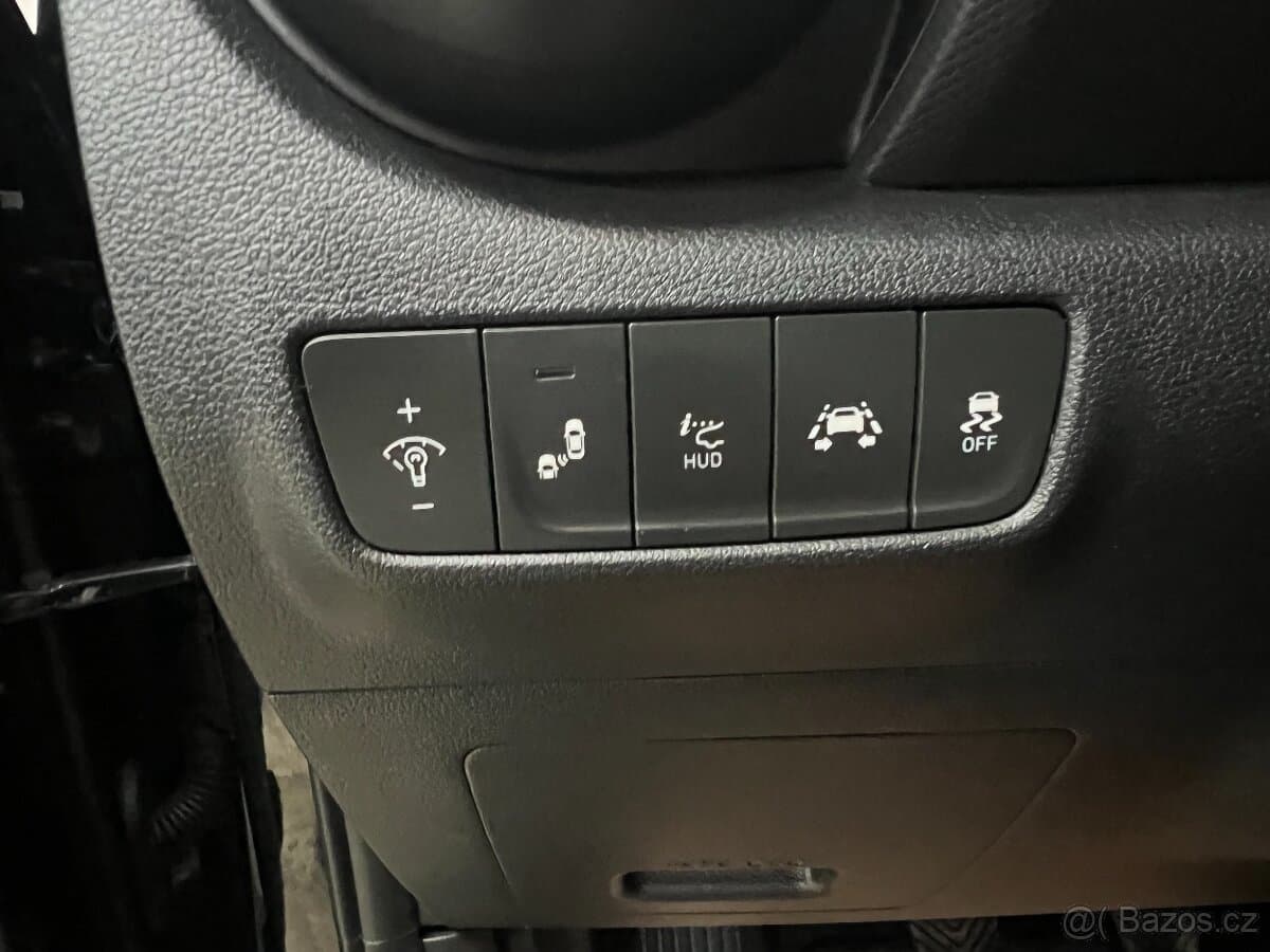 2017 Hyundai KONA - 17