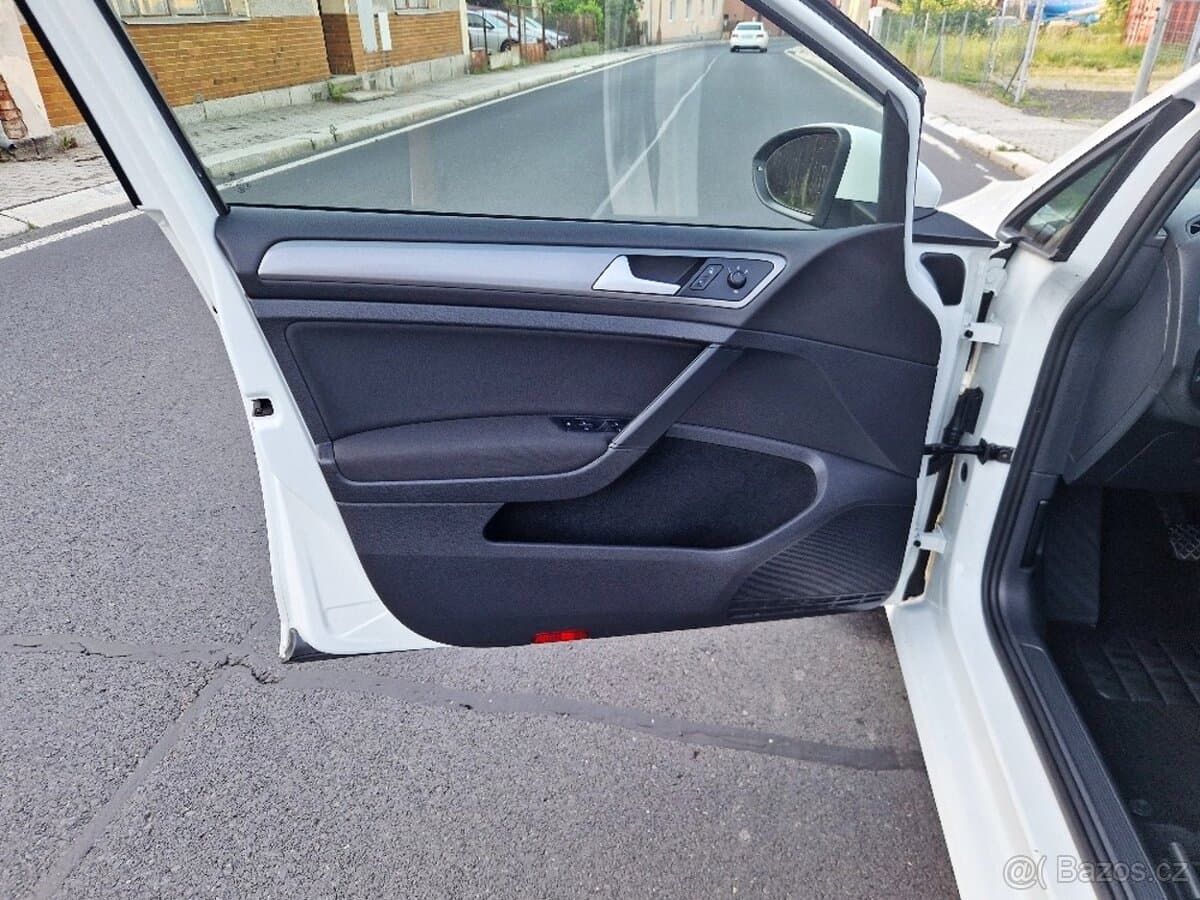 2014 Volkswagen GOLF - 17