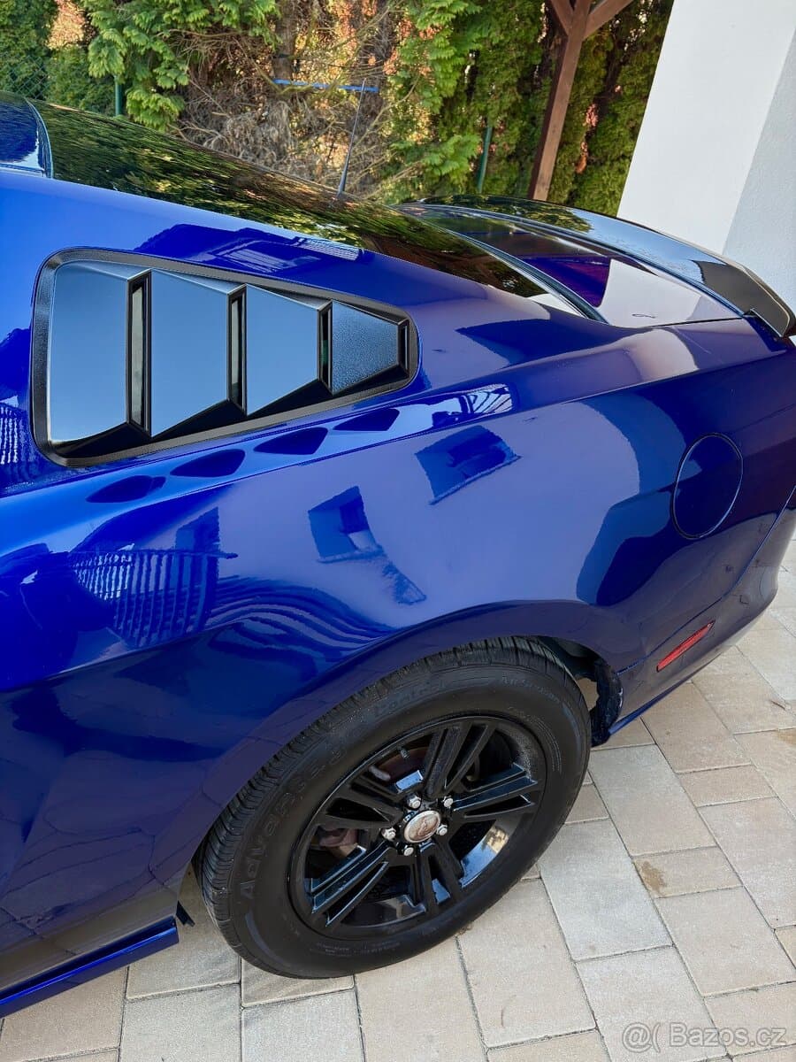 2013 Ford MUSTANG - 17