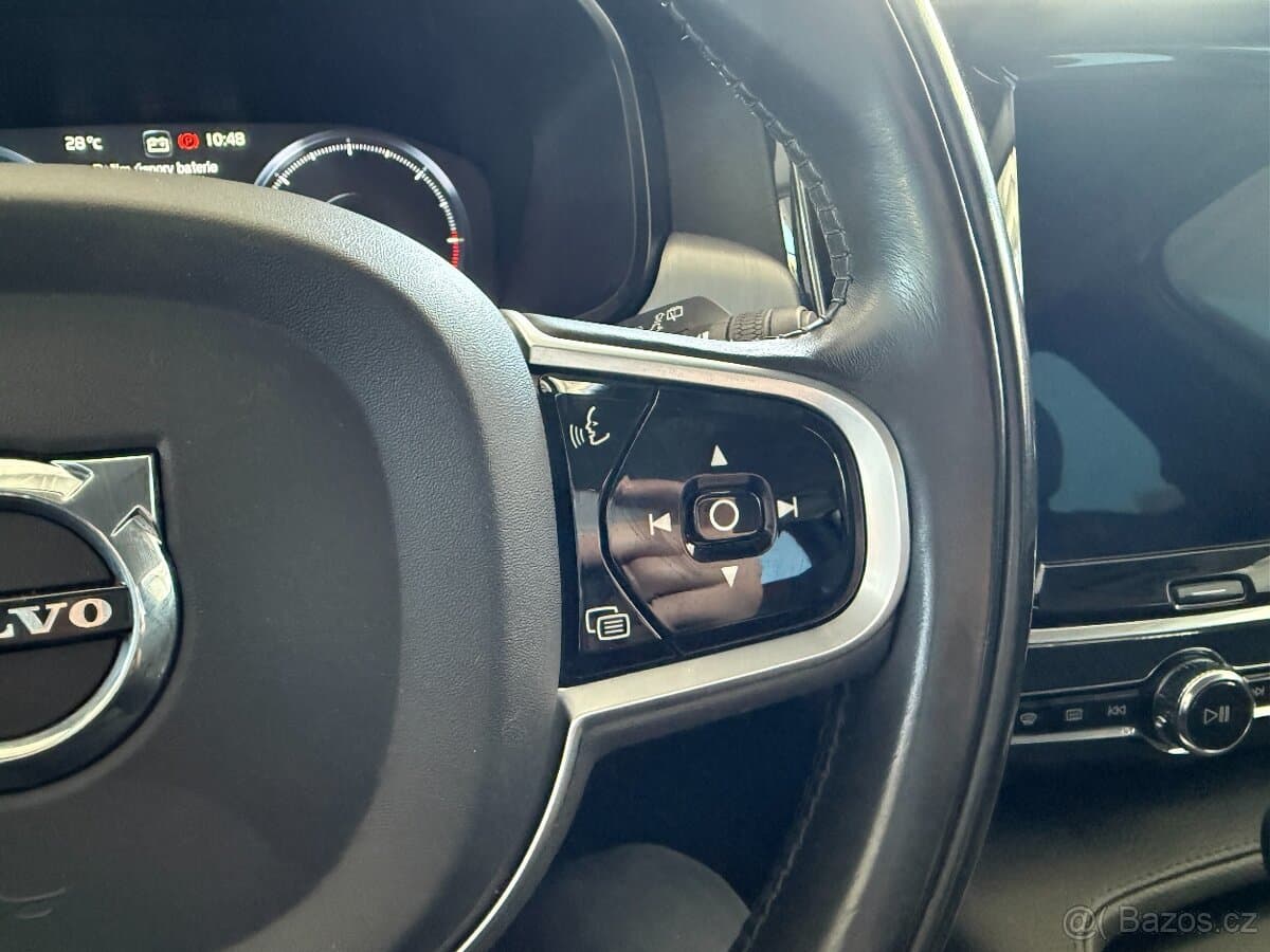 2019 Volvo V90 - 17