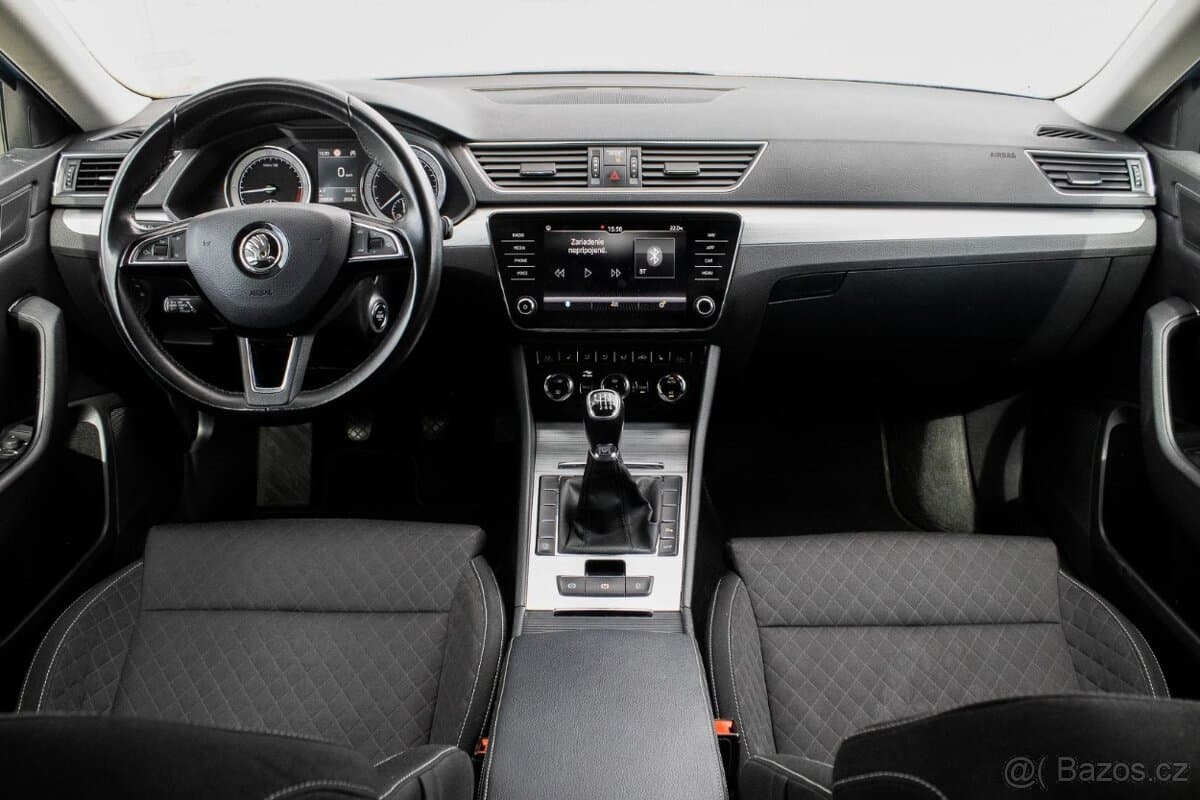 2020 Škoda SUPERB - 17