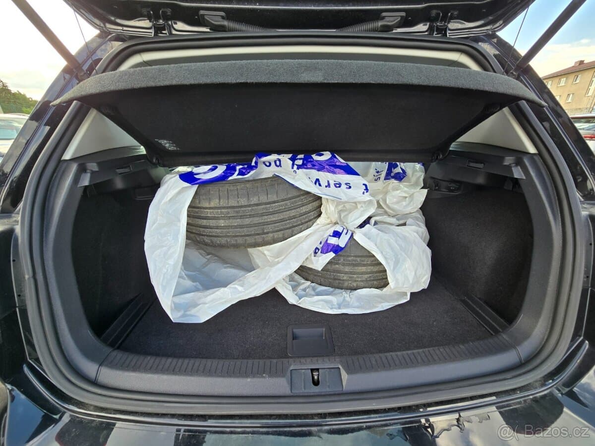 2015 Volkswagen GOLF - 17