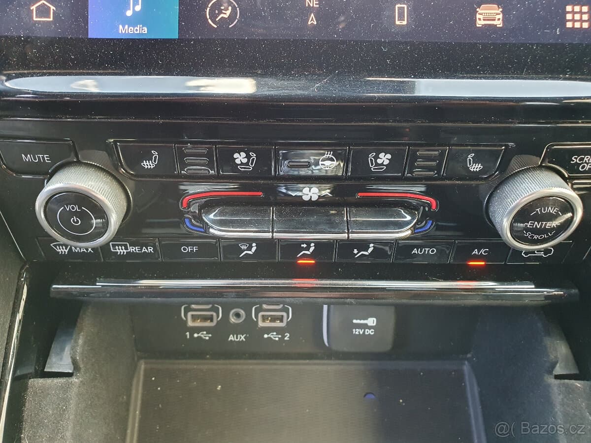 2022 Jeep CHEROKEE - 17