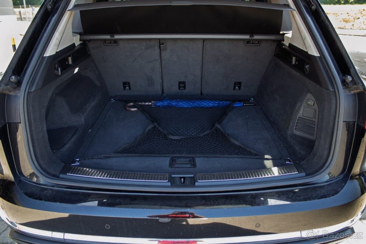 2019 Volkswagen TOUAREG - 17