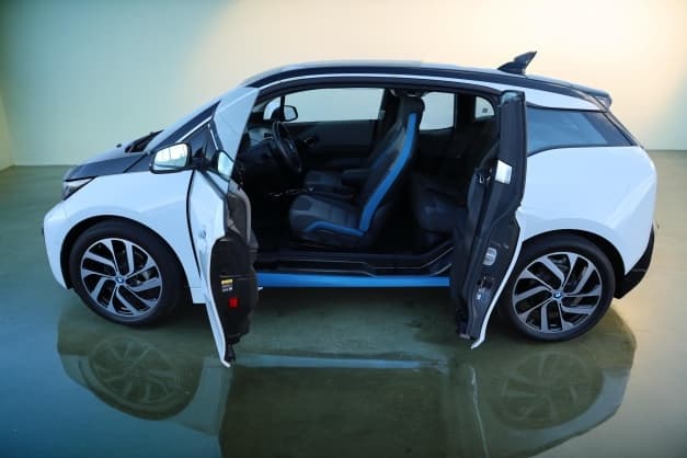 2020 BMW i3 - 17