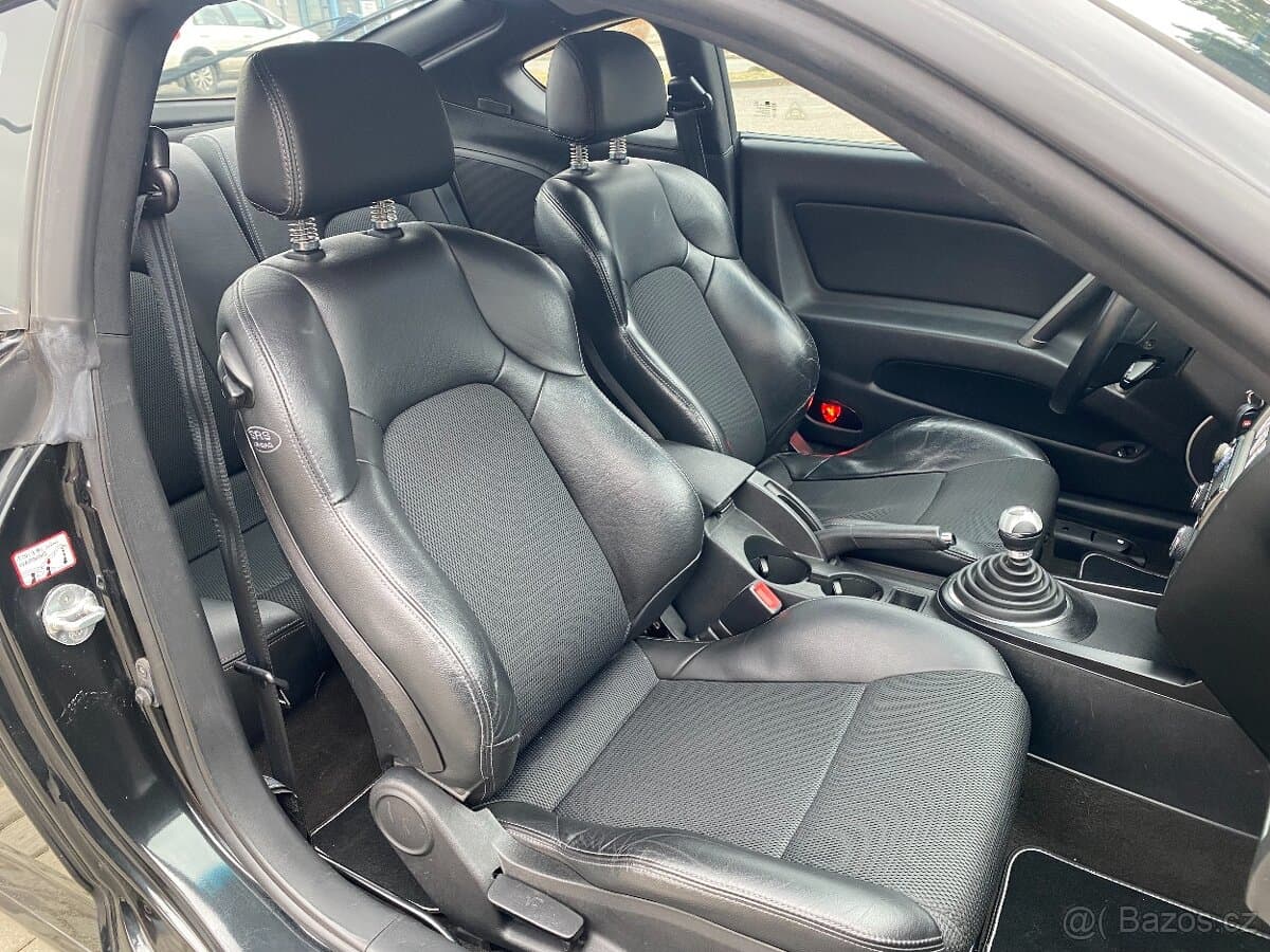 Hyundai COUPE - 17