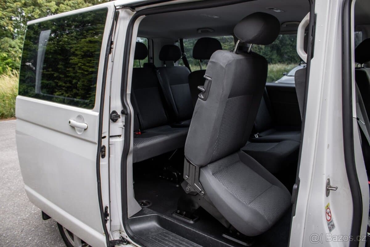 2011 Volkswagen CARAVELLE - 17