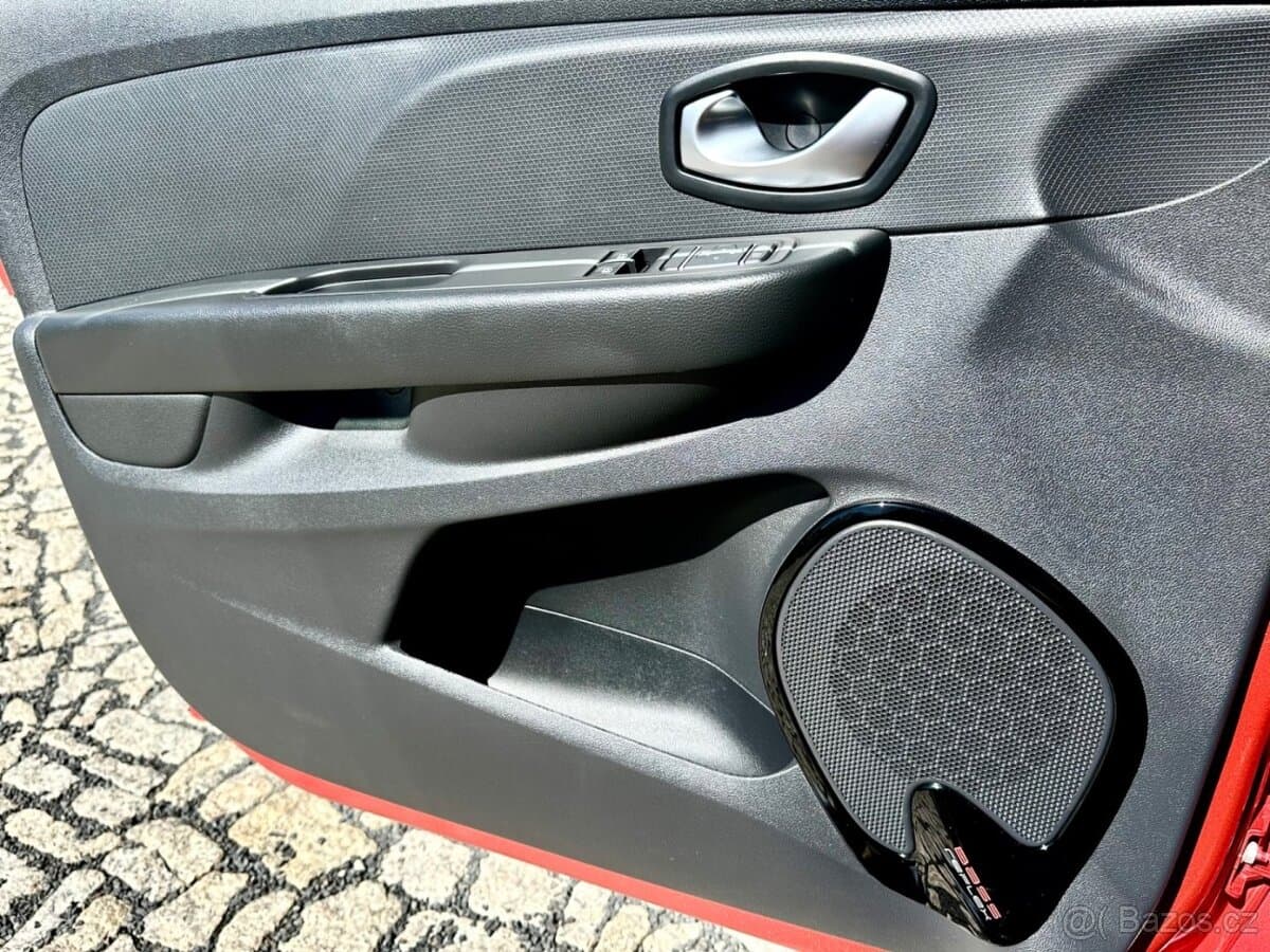 2019 Renault CLIO - 17