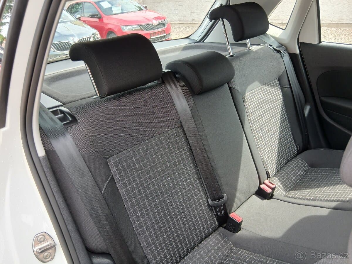 2015 Volkswagen POLO - 17