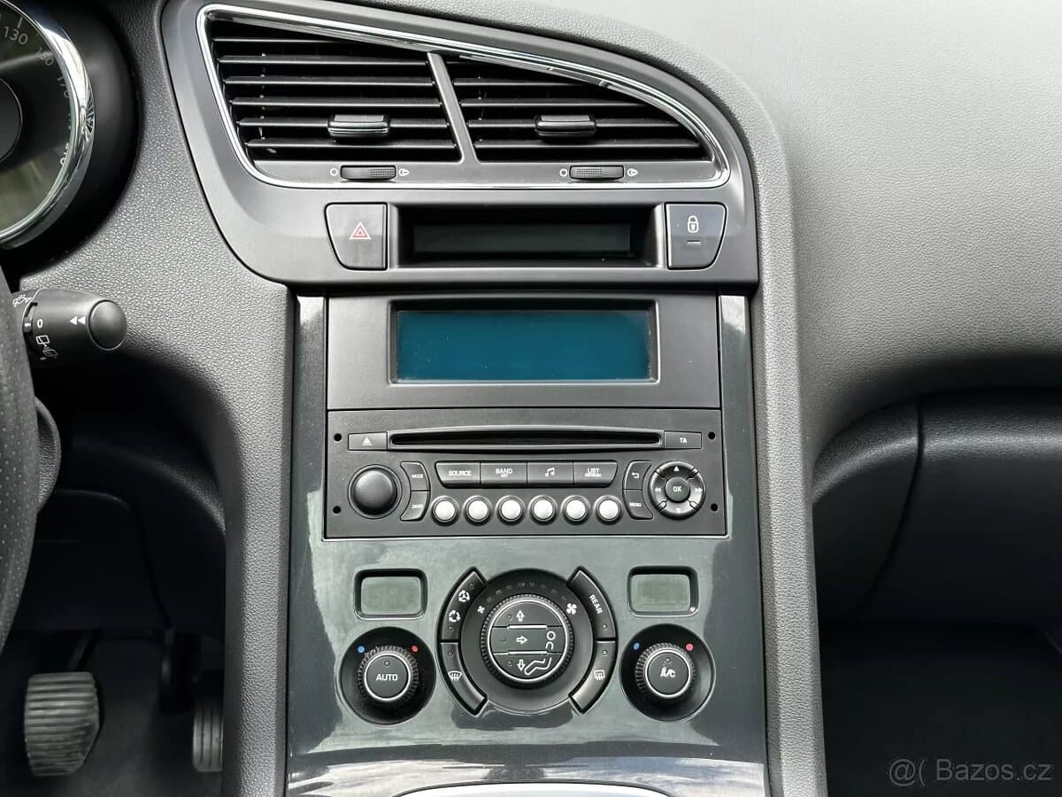 2015 Peugeot 5008 - 17