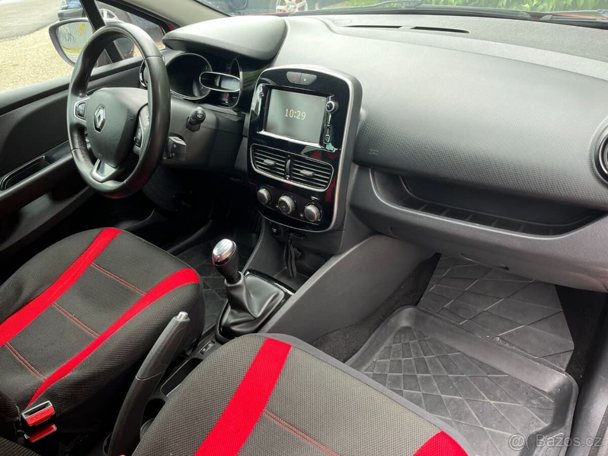 2019 Renault CLIO - 17