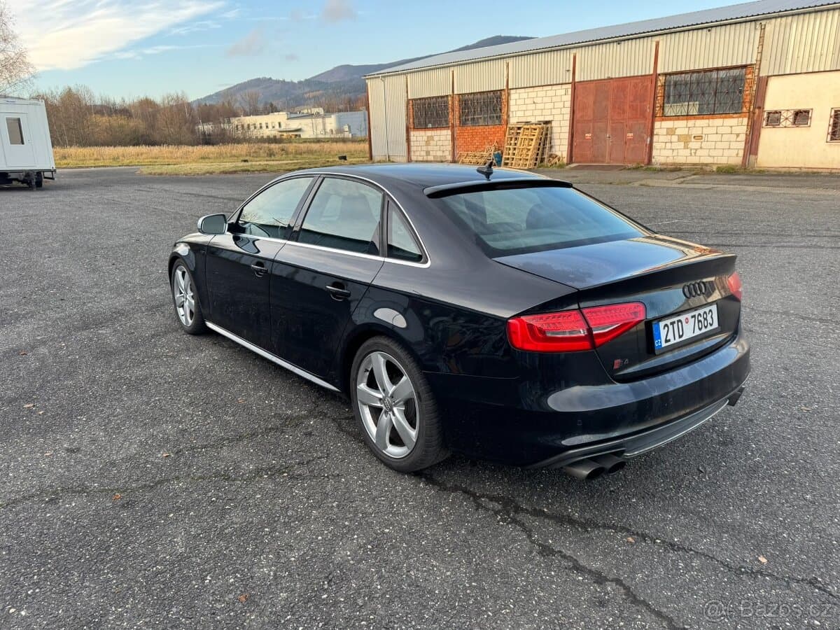 2013 Audi S4 - 17