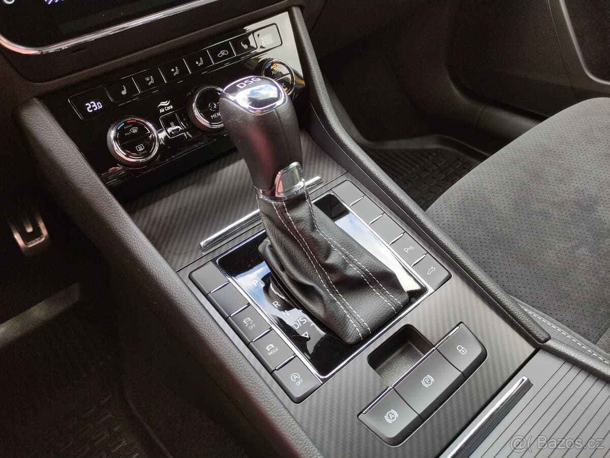 2020 Škoda SUPERB - 17