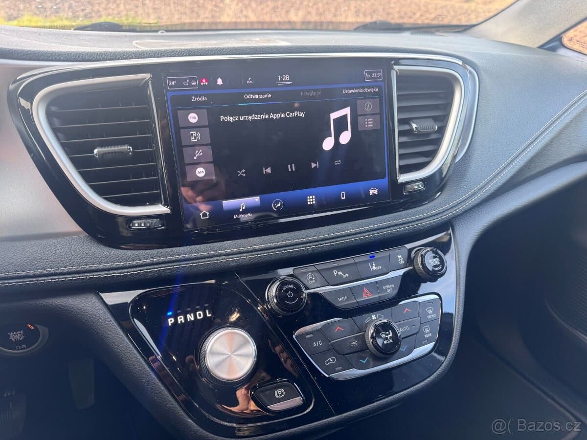 2021 Chrysler PACIFICA - 17