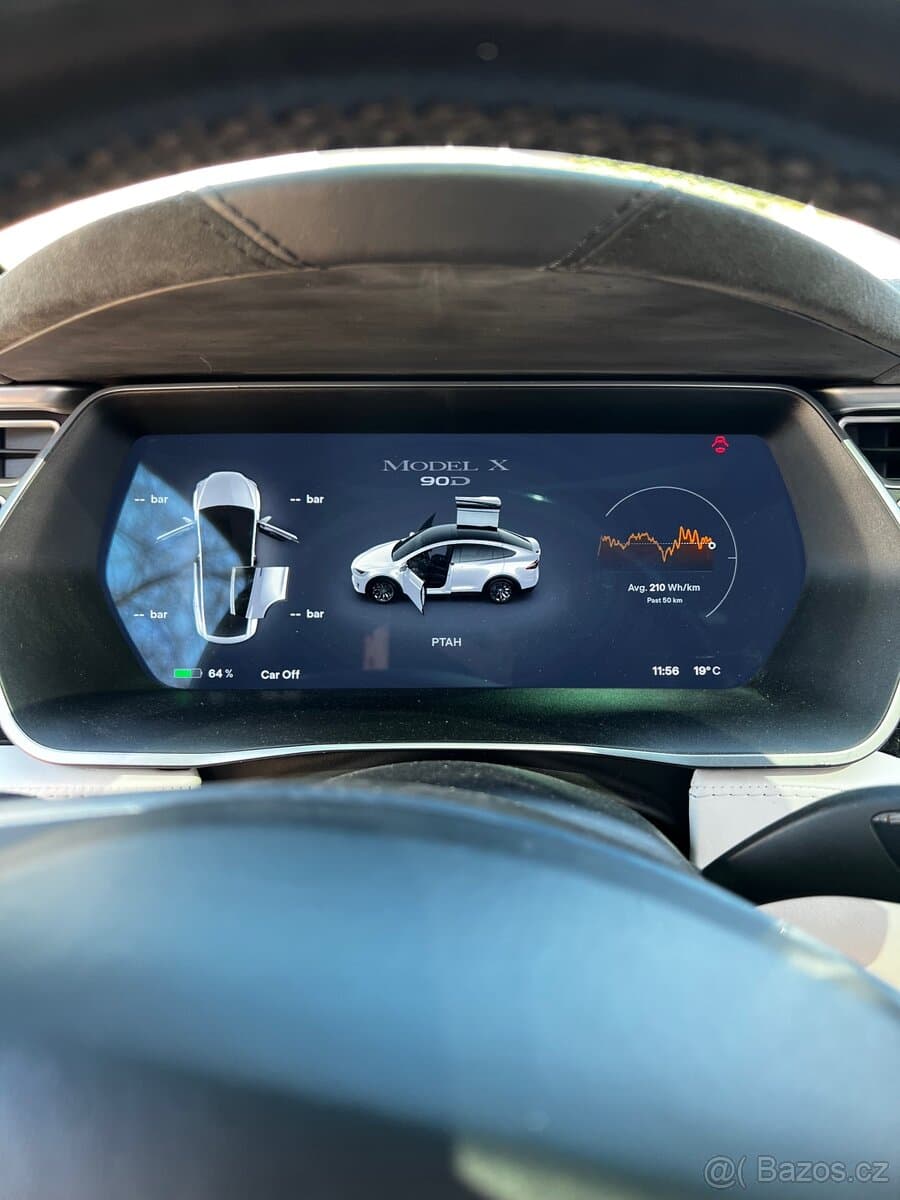 2017 Tesla MODEL X - 17