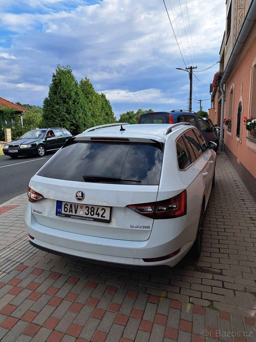 2018 Škoda SUPERB - 17