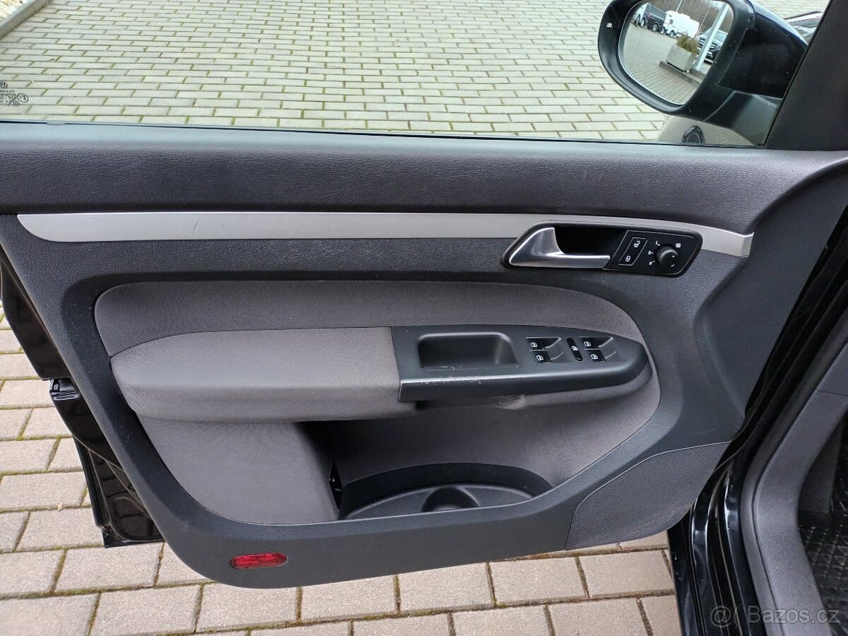 2011 Volkswagen TOURAN - 17