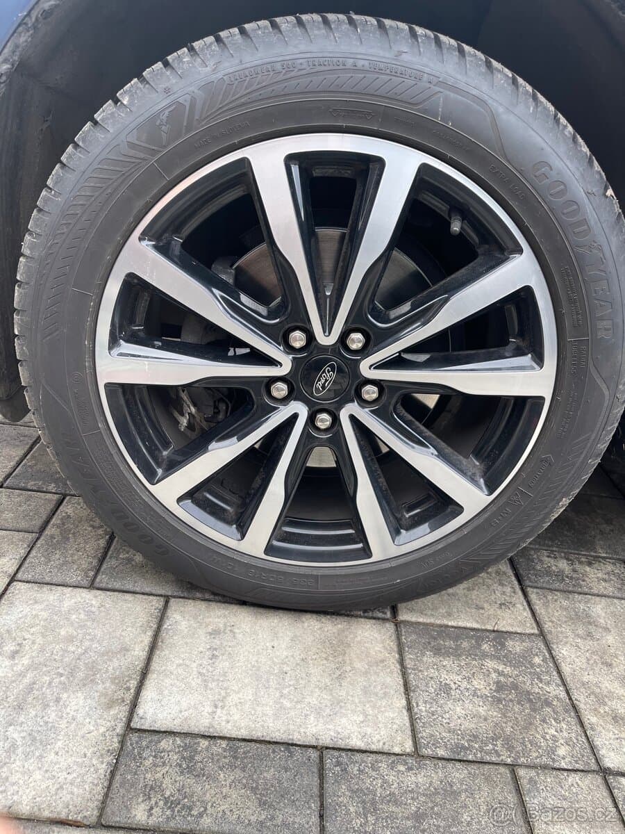 2019 Ford KUGA - 17