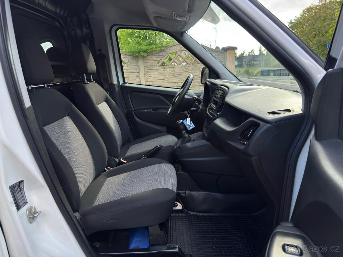 2021 Fiat DOBLO - 17