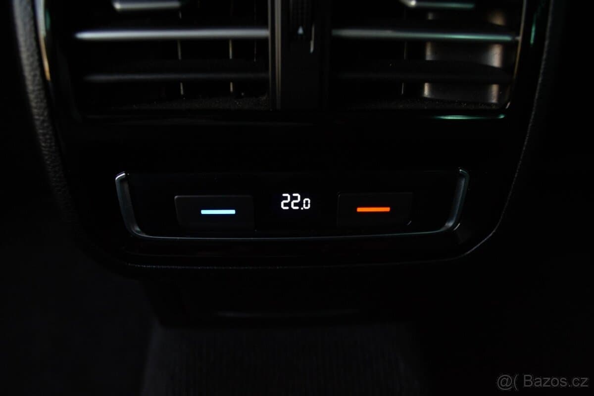 2018 Volkswagen PASSAT - 17